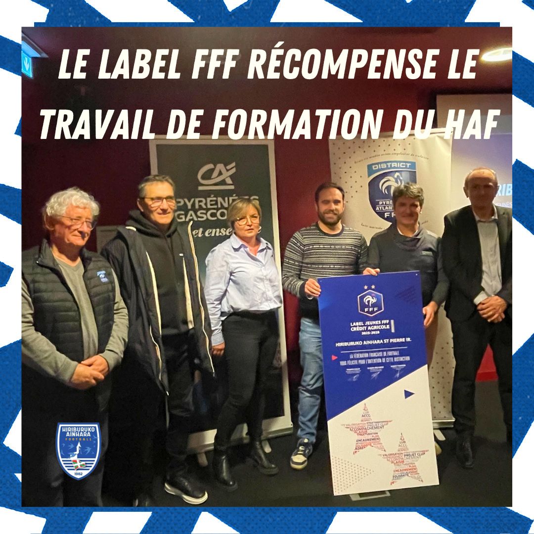😍 Une belle récompense pour le travail de formation et d'encadrement du HAF et les efforts de ses éducateurs, dirigeants et arbitres
Notre club 🔵⚪ s'est vu décerner le Label Jeunes Excellence @fffootball @ca_cotesport pour la période 2025-2028
Ce label récompense
✅ Le projet associatif qui vise à structurer le club
✅ Le projet sportif (niveaux, normes d'encadrement, contenu des séances...)
✅ Le projet éducatif (bonne connaissance des règles de vie et de jeu)
✅ Le projet d'encadrement et de formation visant à renforcer le niveau de compétence.
🥈 Le Label Excellence est le 2e niveau de distinction, il vient valider les efforts et le travail supplémentaire fournis ces derniers moi par le club jusque là labellisé Espoir.
👏 Bravo à tous les bénévoles qui s'investissent au quotidien et à notre RTJ Julien Munoz
📄 Le prix a été remis par le @districtfoot64 et le @ca_pyrenees_gascogne à notre président @jmmotxo accompagné de deux représentants du comité directeur @lalanneflo et Arnaud Cueli (Trésorier)
#AupaHiriburu