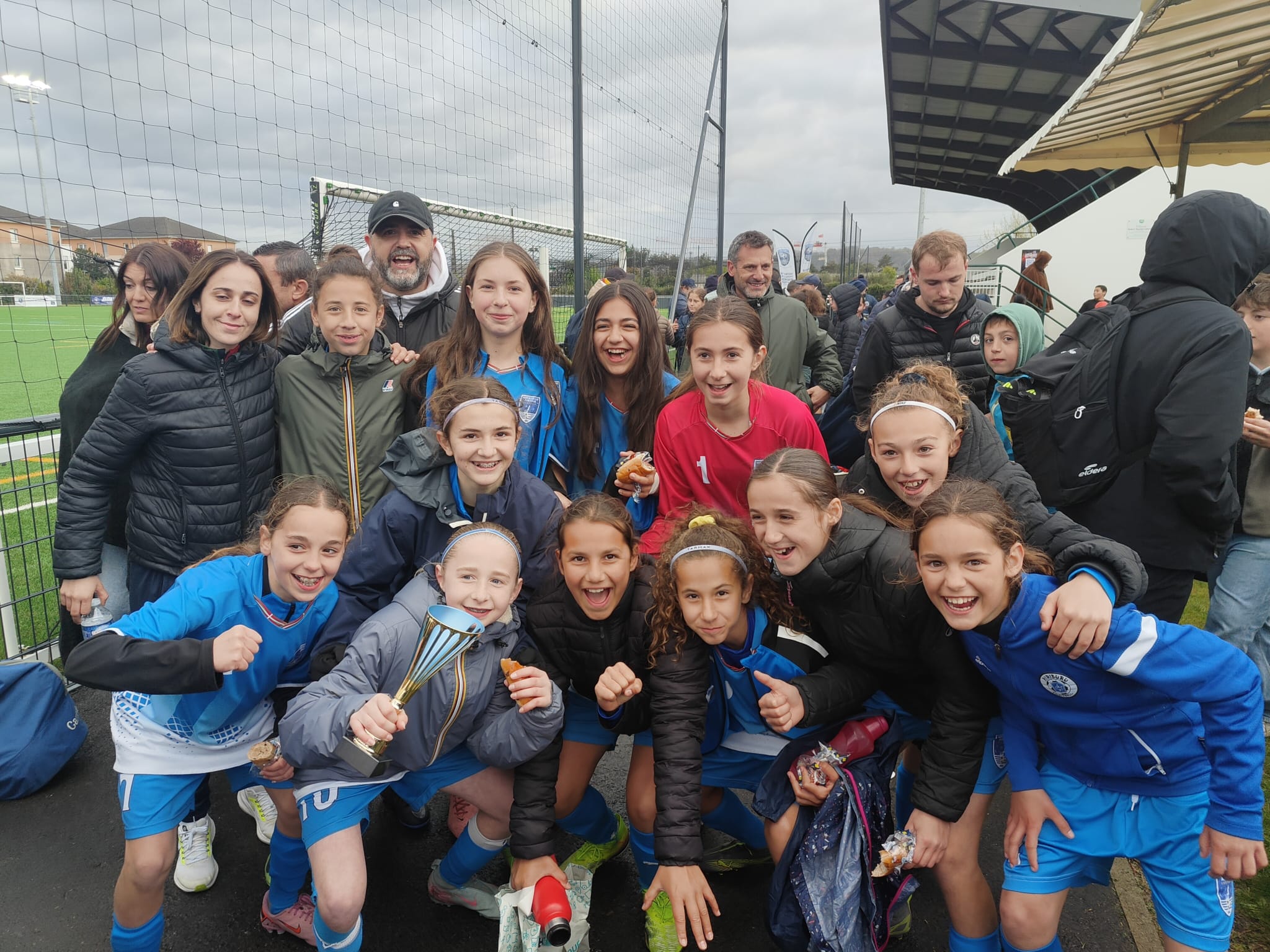 🏆 Zorionak Neskak 😃
Le HAF est très fier de ses U13 féminines 🔵⚪ qui comme l'an passé prennent la 2e place de la finale du Festifoot @districtfoot64 et se qualifient pour la finale régionale 😍

#AupaHiriburu #grandirensemble